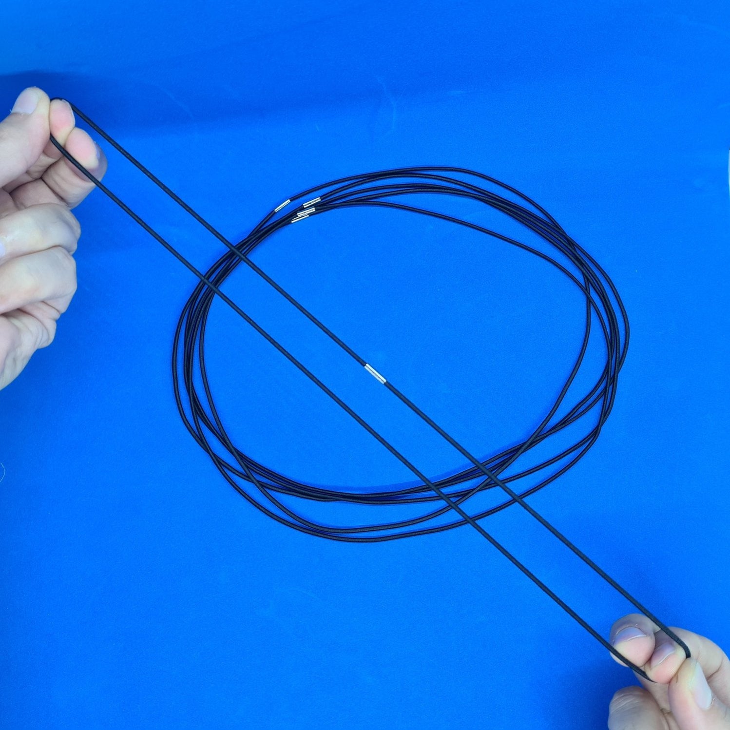 Elastic Stretch Loop Cord Folder Strap — Hang and Display