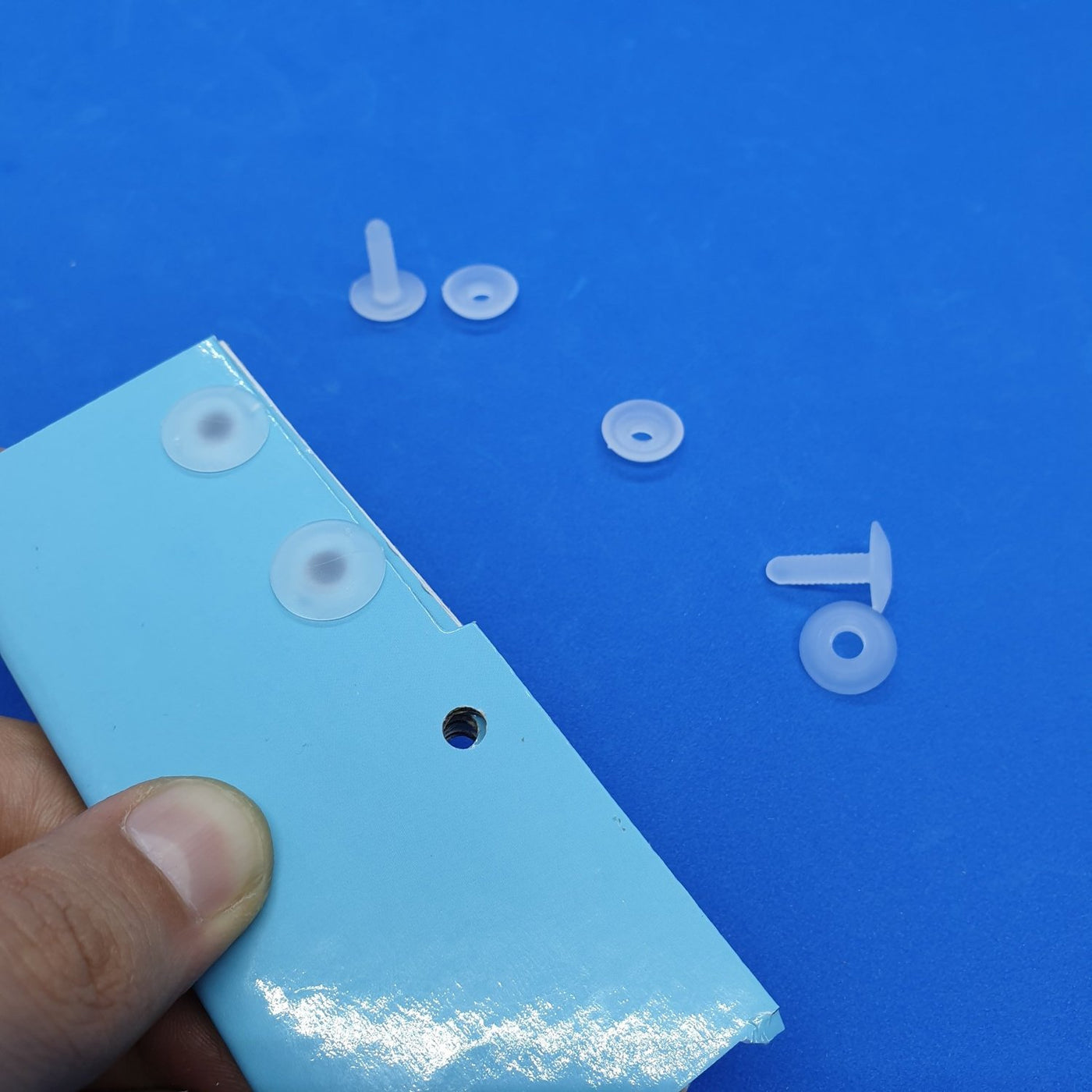 Small Push Snap Ratchet Plastic Rivet Pin Transparent — Hang and Display