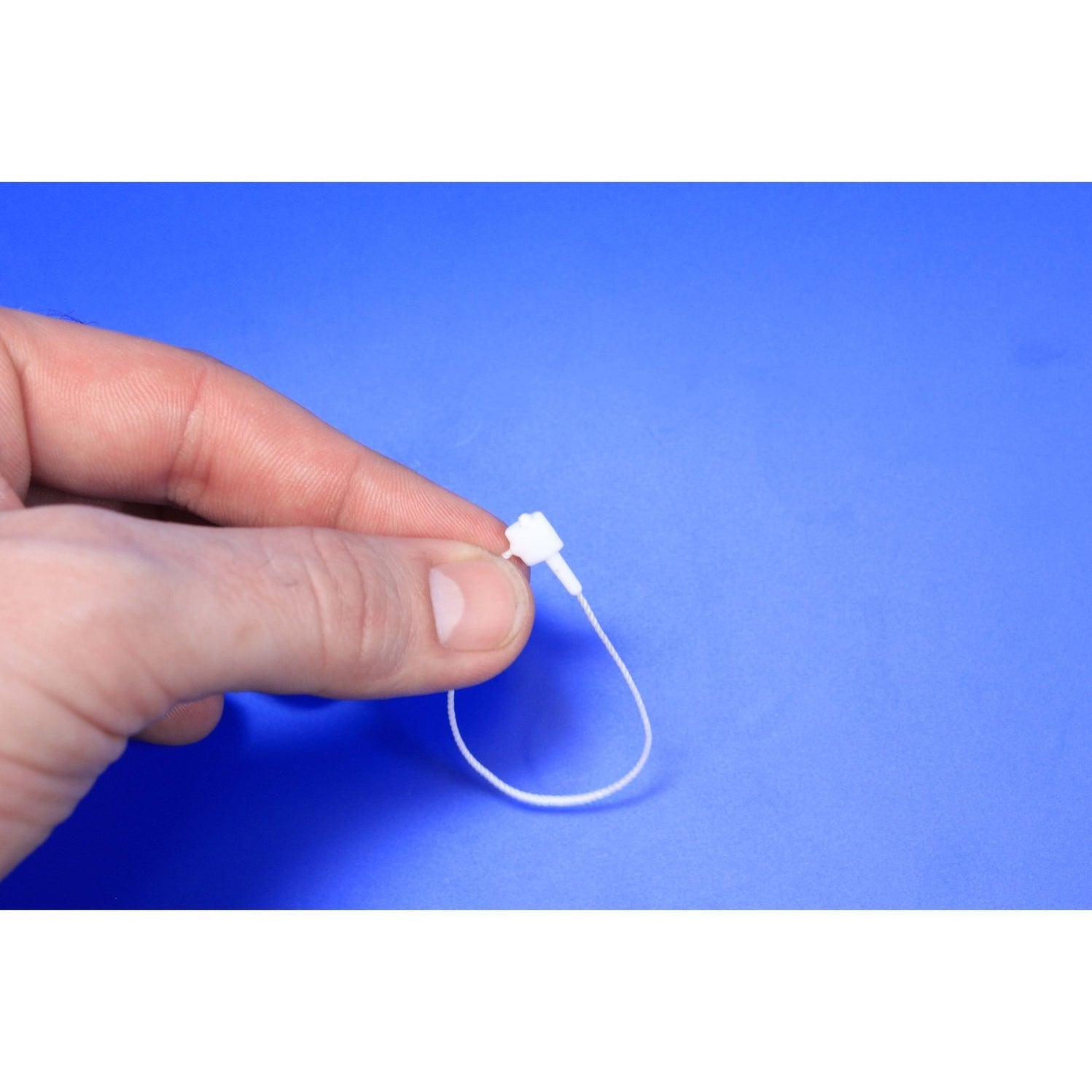 Textile Hang Tag Loop Attacher Cords Swing Tags ATT18 — Hang and Display